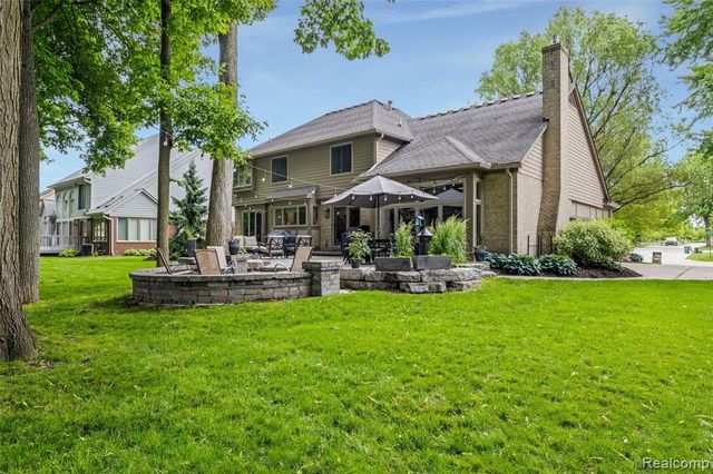 6577 Crabapple, Troy, MI 48098