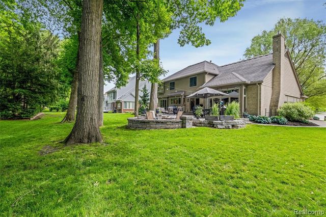 6577 Crabapple, Troy, MI 48098