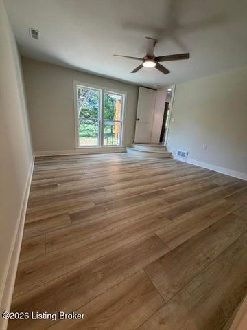 420 Hiland Dr, Shepherdsville, KY 40165