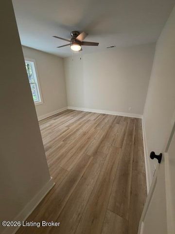 420 Hiland Dr, Shepherdsville, KY 40165