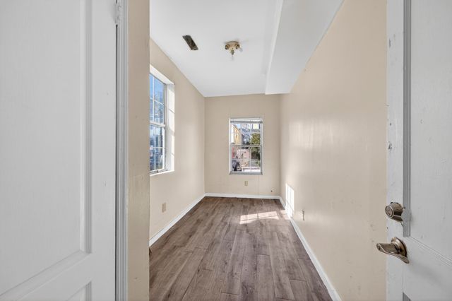 16 Killians Street, Charleston, SC 29403