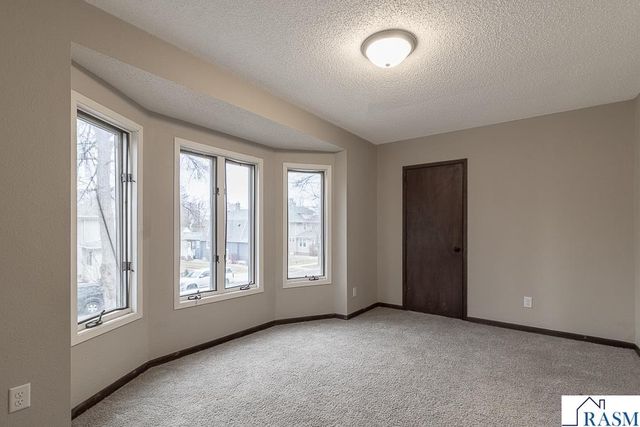 441 South Avenue, North Mankato, MN 56003