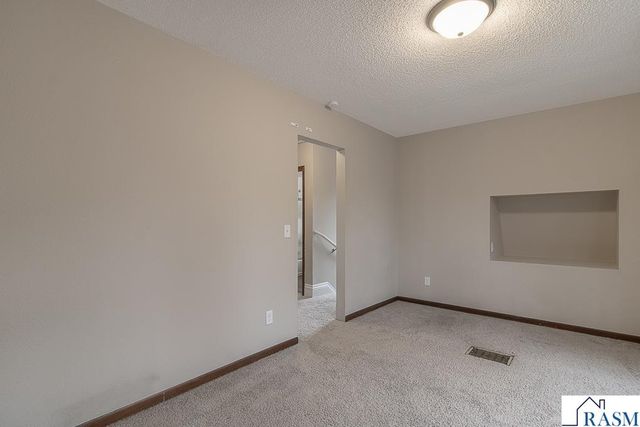 441 South Avenue, North Mankato, MN 56003