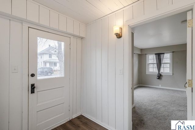 441 South Avenue, North Mankato, MN 56003