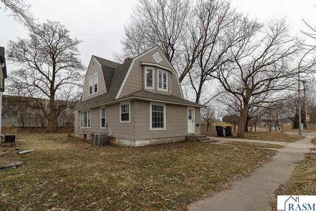 441 South Avenue, North Mankato, MN 56003