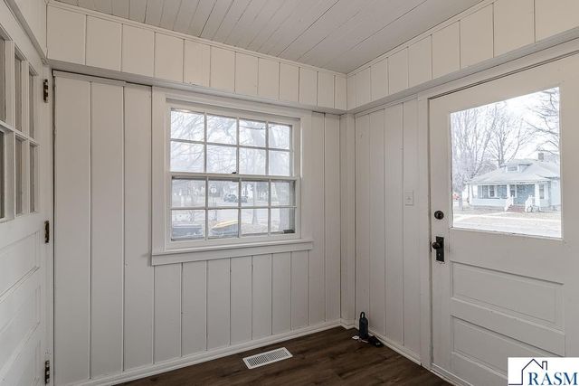 441 South Avenue, North Mankato, MN 56003