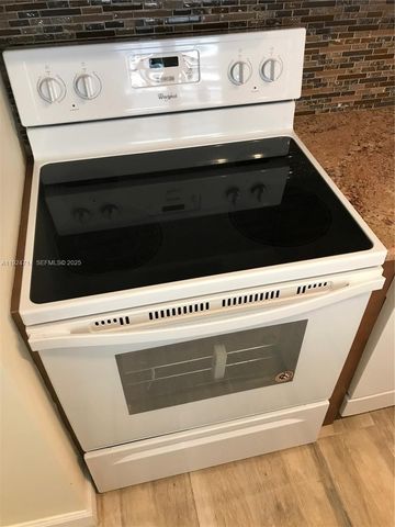 8267 SW 128th St 207, Pinecrest, FL 33156