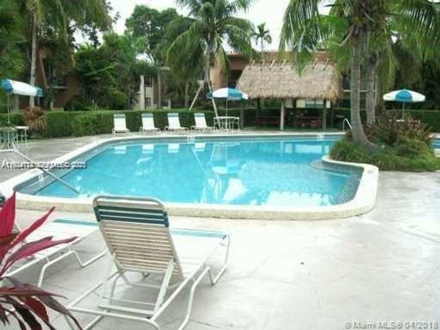 8267 SW 128th St 207, Pinecrest, FL 33156