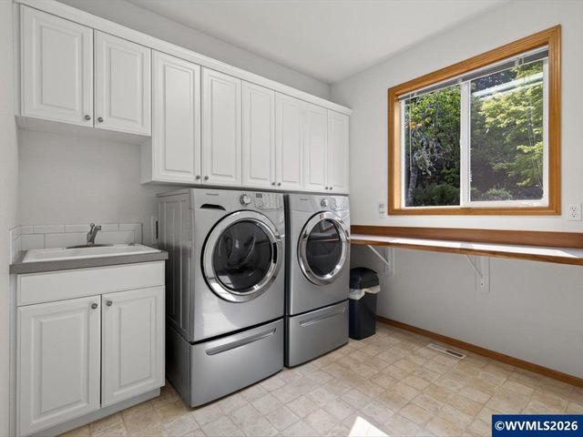 3537 NW Glenridge Dr, Corvallis, OR 97330