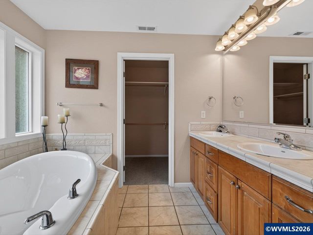3537 NW Glenridge Dr, Corvallis, OR 97330