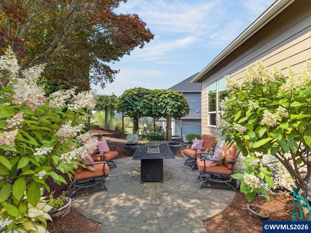 3537 NW Glenridge Dr, Corvallis, OR 97330