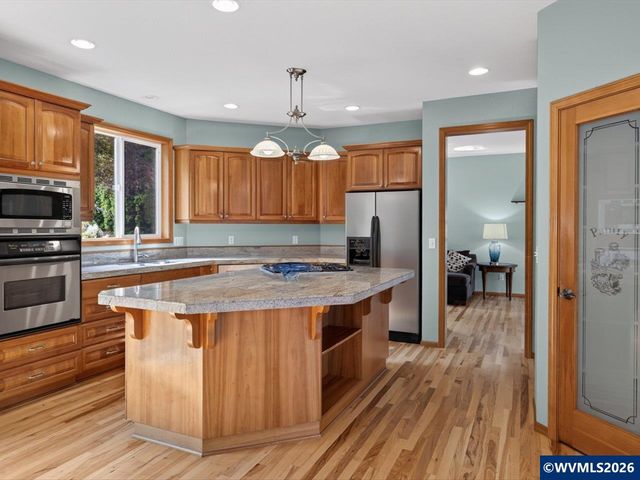 3537 NW Glenridge Dr, Corvallis, OR 97330