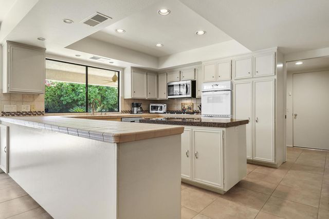 45550 Navajo Road, Indian Wells, CA 92210