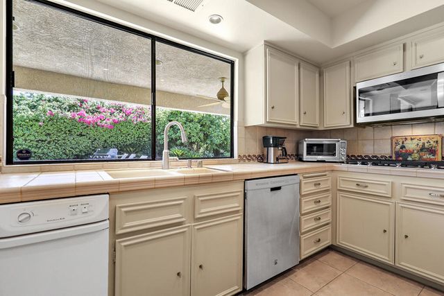 45550 Navajo Road, Indian Wells, CA 92210