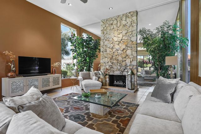 45550 Navajo Road, Indian Wells, CA 92210