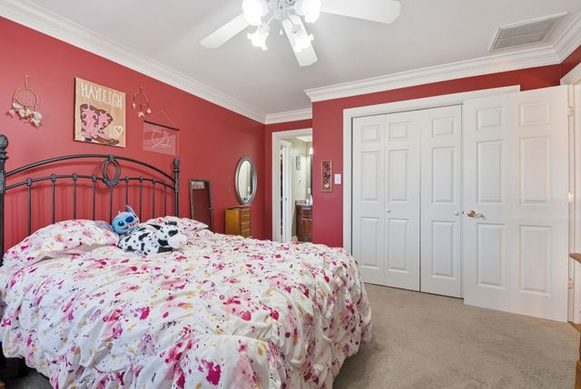 111 Chadwick Farms Dr, Fayetteville, TN 37334