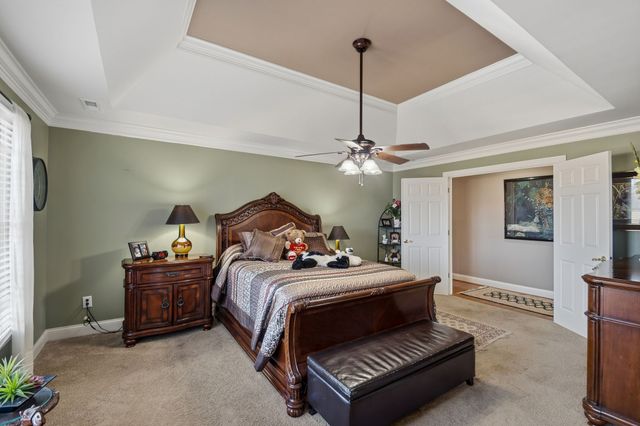 111 Chadwick Farms Dr, Fayetteville, TN 37334