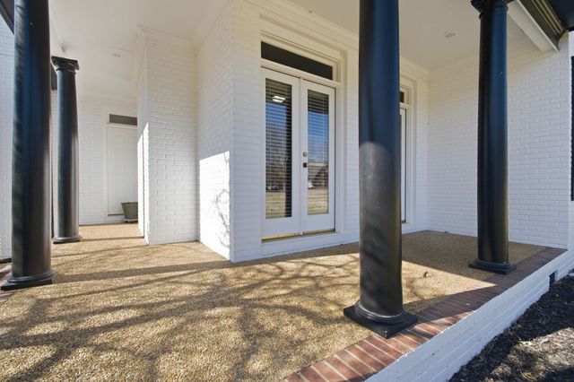 111 Chadwick Farms Dr, Fayetteville, TN 37334