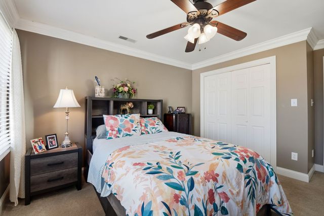 111 Chadwick Farms Dr, Fayetteville, TN 37334