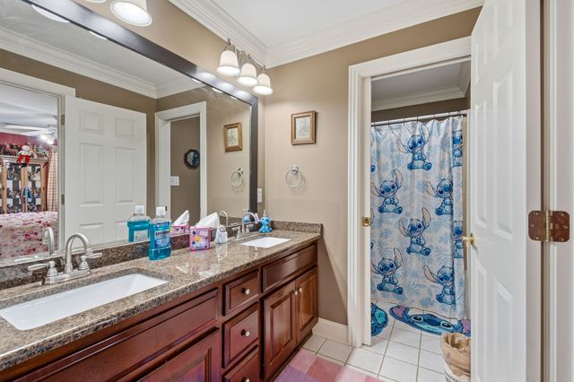 111 Chadwick Farms Dr, Fayetteville, TN 37334