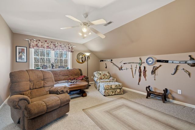 111 Chadwick Farms Dr, Fayetteville, TN 37334