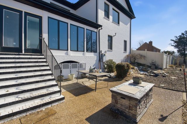 111 Chadwick Farms Dr, Fayetteville, TN 37334