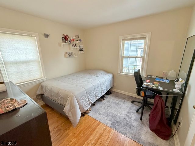 8 Orchard Dr, Clifton City, NJ 07012