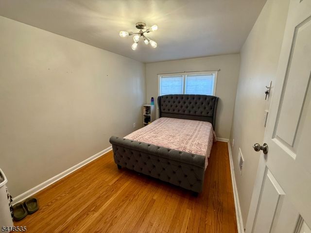 8 Orchard Dr, Clifton City, NJ 07012