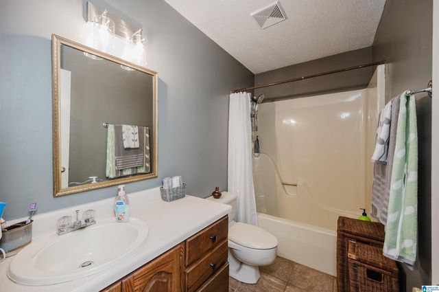 236 KRADLE KOVE, Talladega, AL 35160