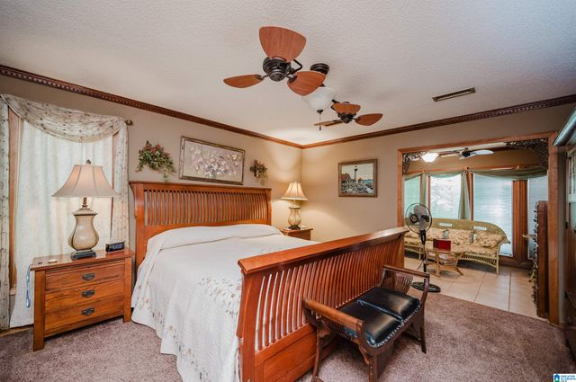 236 KRADLE KOVE, Talladega, AL 35160