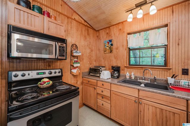 236 KRADLE KOVE, Talladega, AL 35160