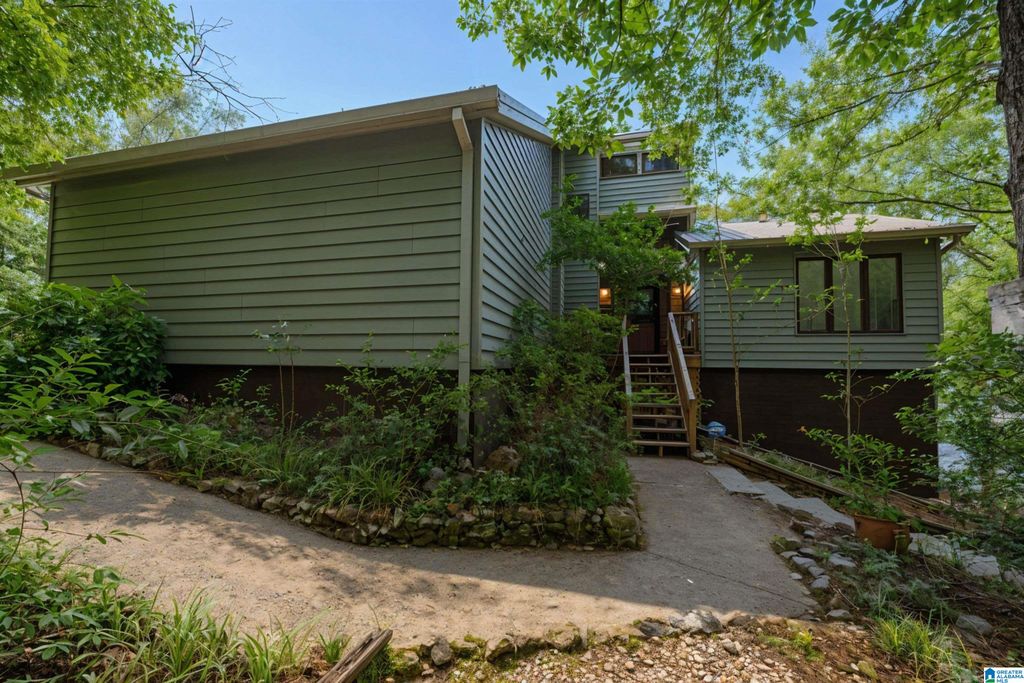 236 KRADLE KOVE, Talladega, AL 35160