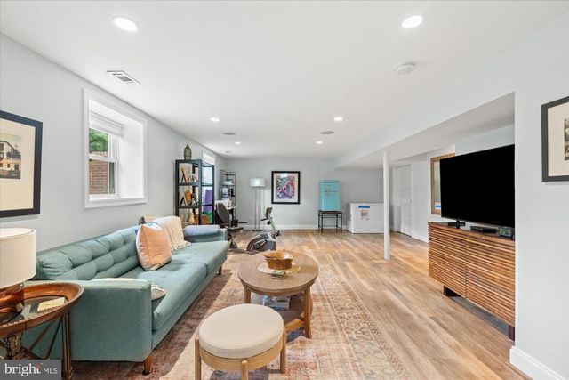9309 ALLWOOD DR, Alexandria, VA 22309