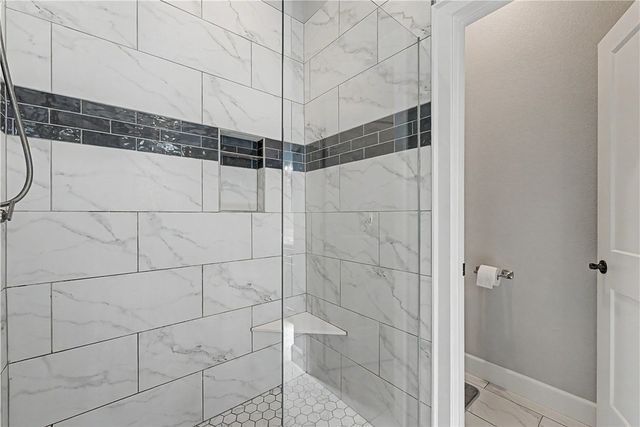 9889 River Oaks Drive, Bentonville, AR 72712