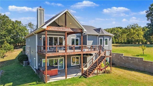 9889 River Oaks Drive, Bentonville, AR 72712