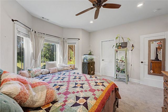 9889 River Oaks Drive, Bentonville, AR 72712