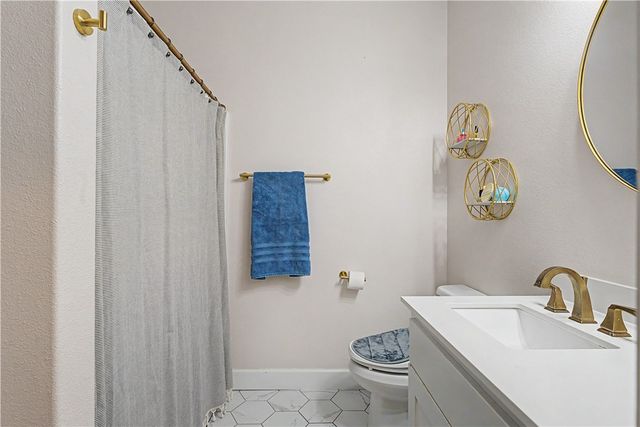 9889 River Oaks Drive, Bentonville, AR 72712