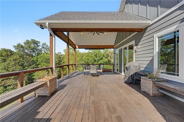 9889 River Oaks Drive, Bentonville, AR 72712