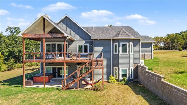 9889 River Oaks Drive, Bentonville, AR 72712