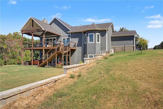 9889 River Oaks Drive, Bentonville, AR 72712