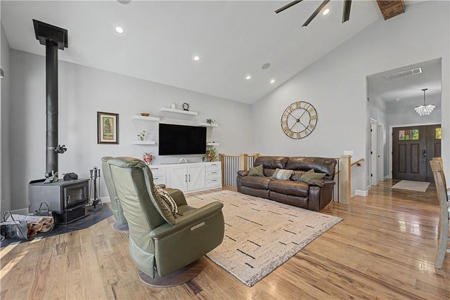 9889 River Oaks Drive, Bentonville, AR 72712