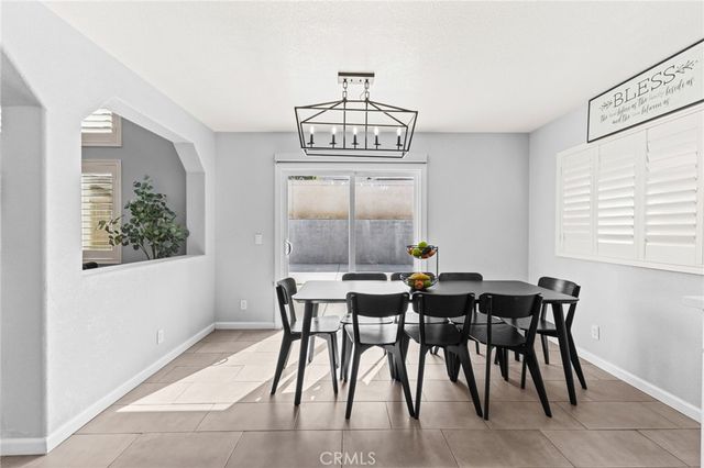 823 Pathfinder Way, Corona, CA 92878