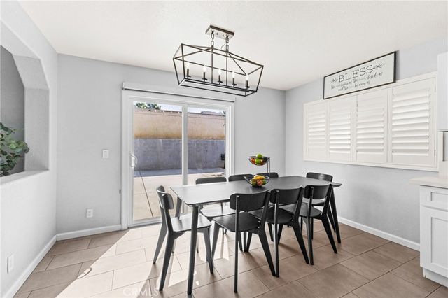 823 Pathfinder Way, Corona, CA 92878