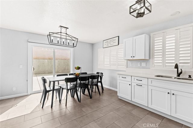 823 Pathfinder Way, Corona, CA 92878