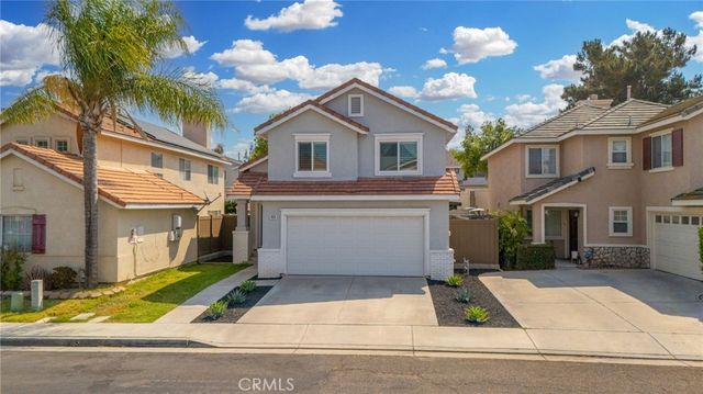 823 Pathfinder Way, Corona, CA 92878