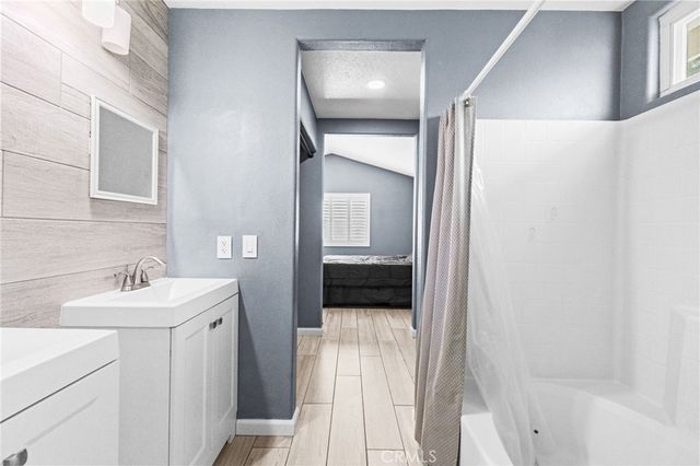 823 Pathfinder Way, Corona, CA 92878