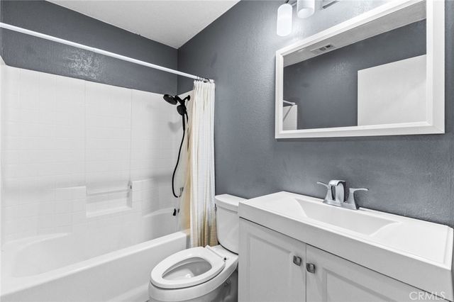 823 Pathfinder Way, Corona, CA 92878