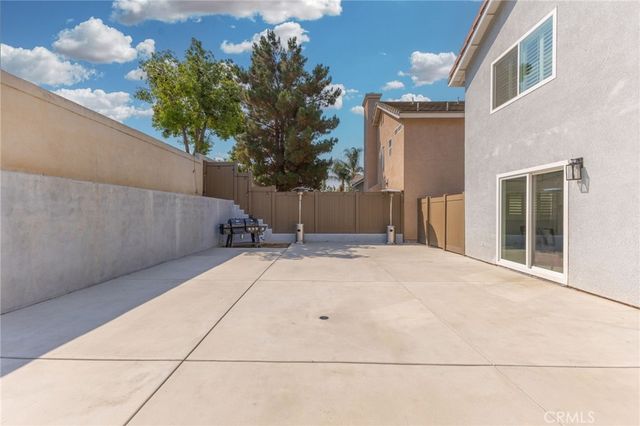 823 Pathfinder Way, Corona, CA 92878