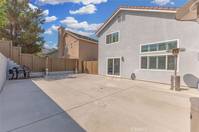 823 Pathfinder Way, Corona, CA 92878