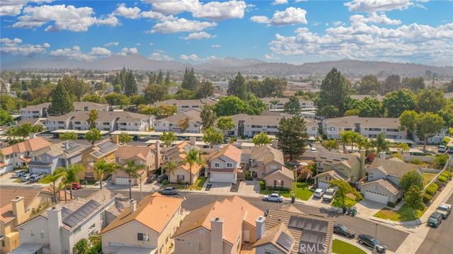 823 Pathfinder Way, Corona, CA 92878